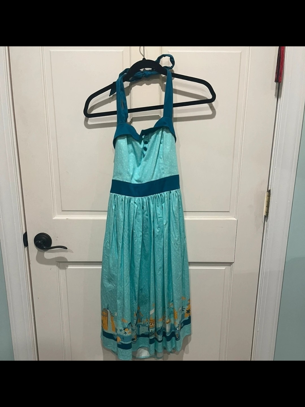 Disney The Drese Shop Aqua Attractions Size Small